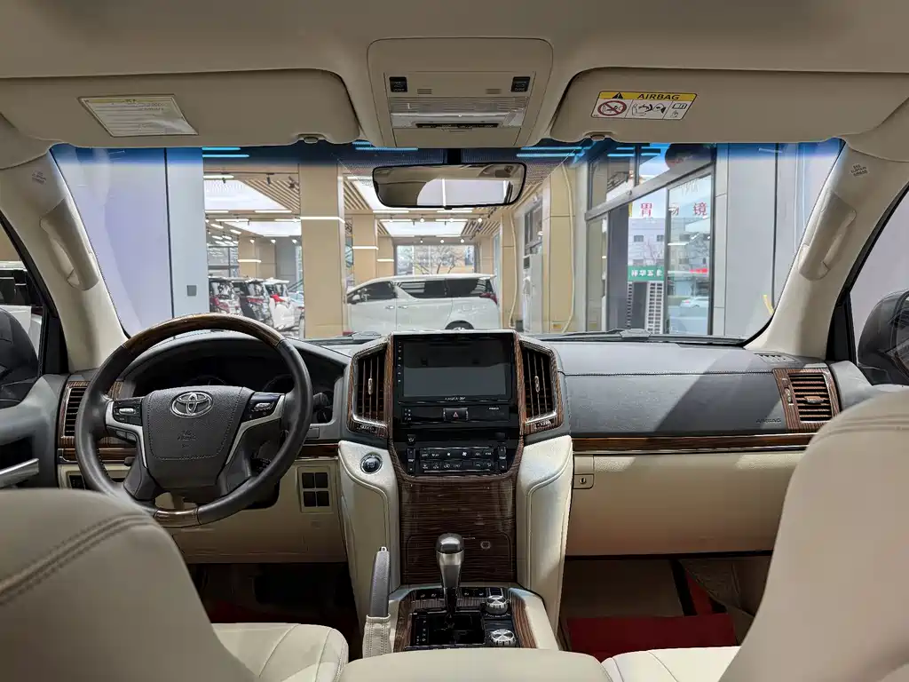 Toyota Land Cruiser 2018 5.7L VX-R