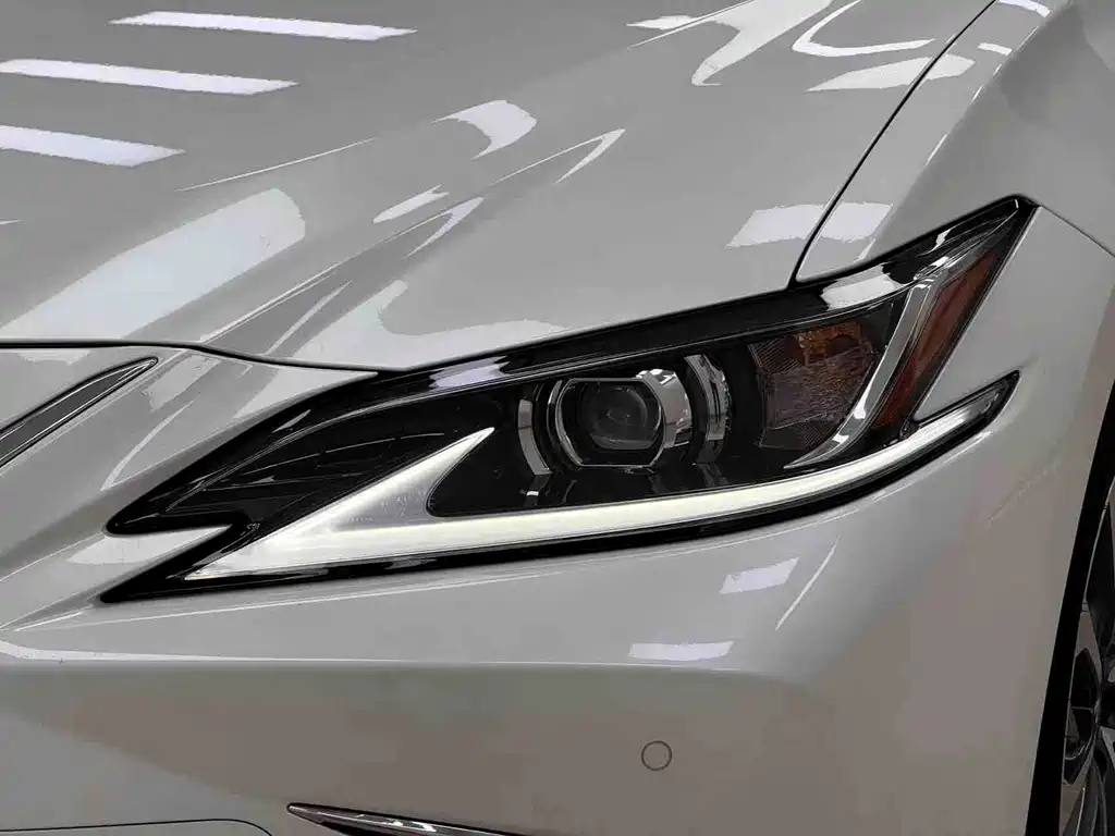 Lexus ES — миниатюра 4