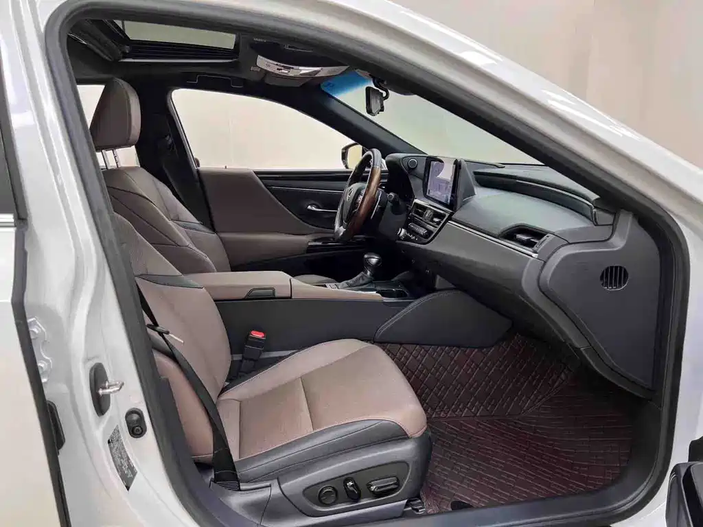 Lexus ES — миниатюра 24