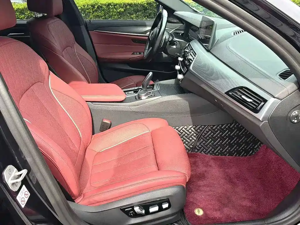 BMW 5 Series — миниатюра 7