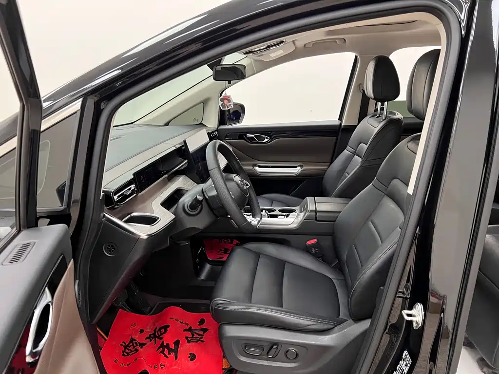 GAC Motor Trumpchi E8 PHEV — миниатюра 14
