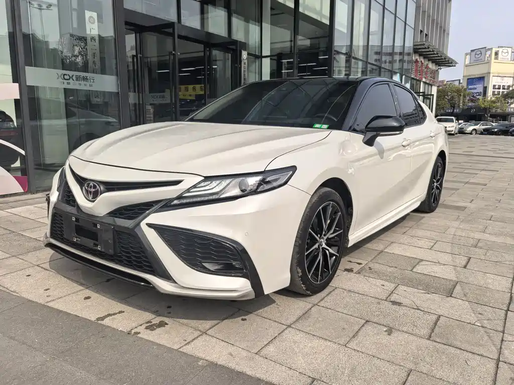Toyota Camry 2021