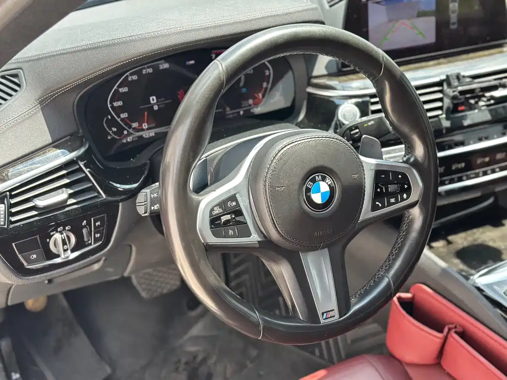 BMW 5 Series — миниатюра 6