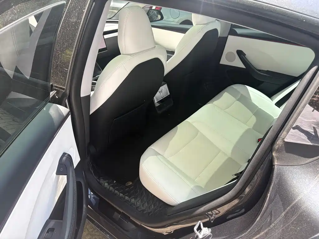 Tesla Model 3 - фото 6