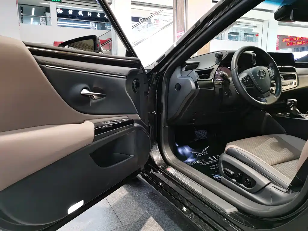 Lexus ES — миниатюра 5