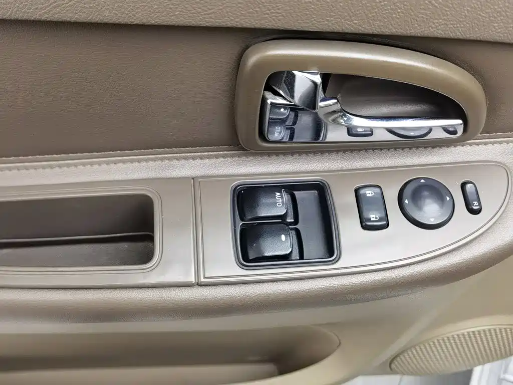 Buick GL8 — миниатюра 9