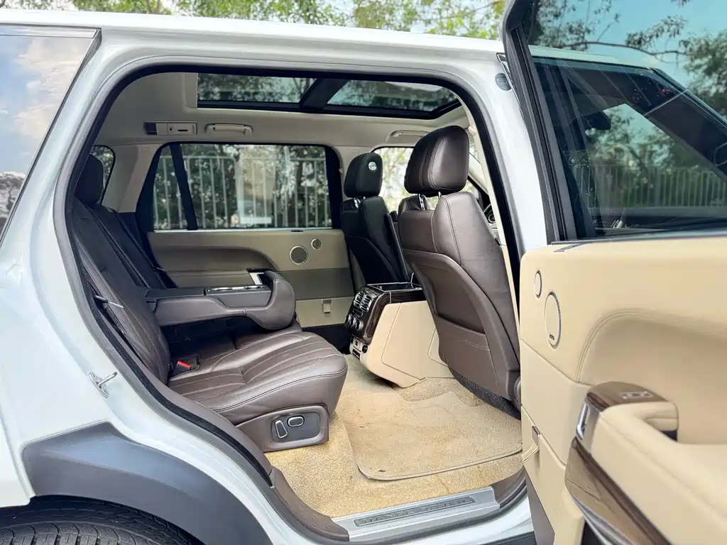 Land Rover Range Rover — миниатюра 18