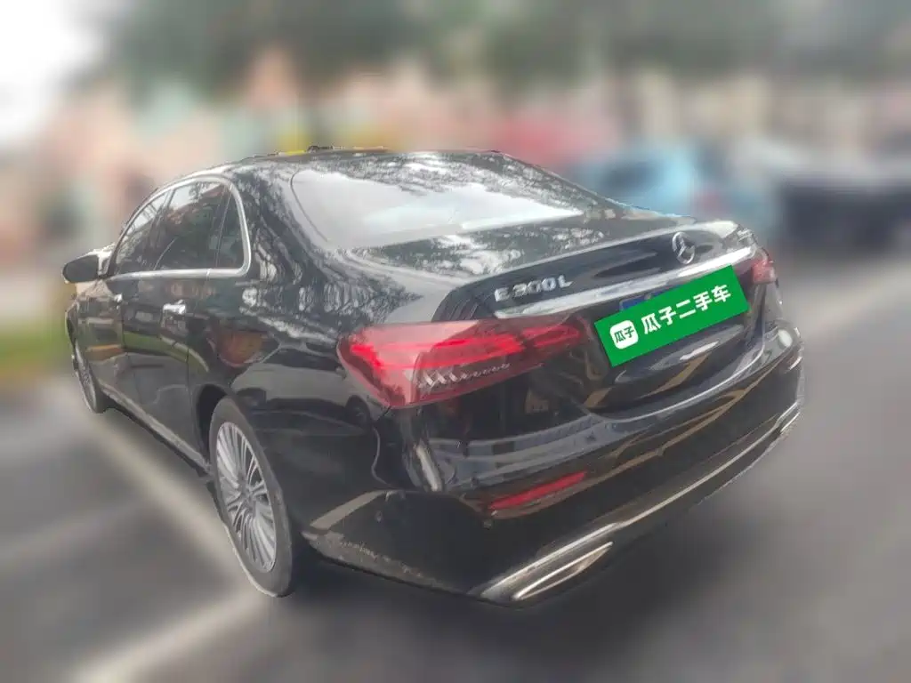 Mercedes-Benz E-Class — миниатюра 25