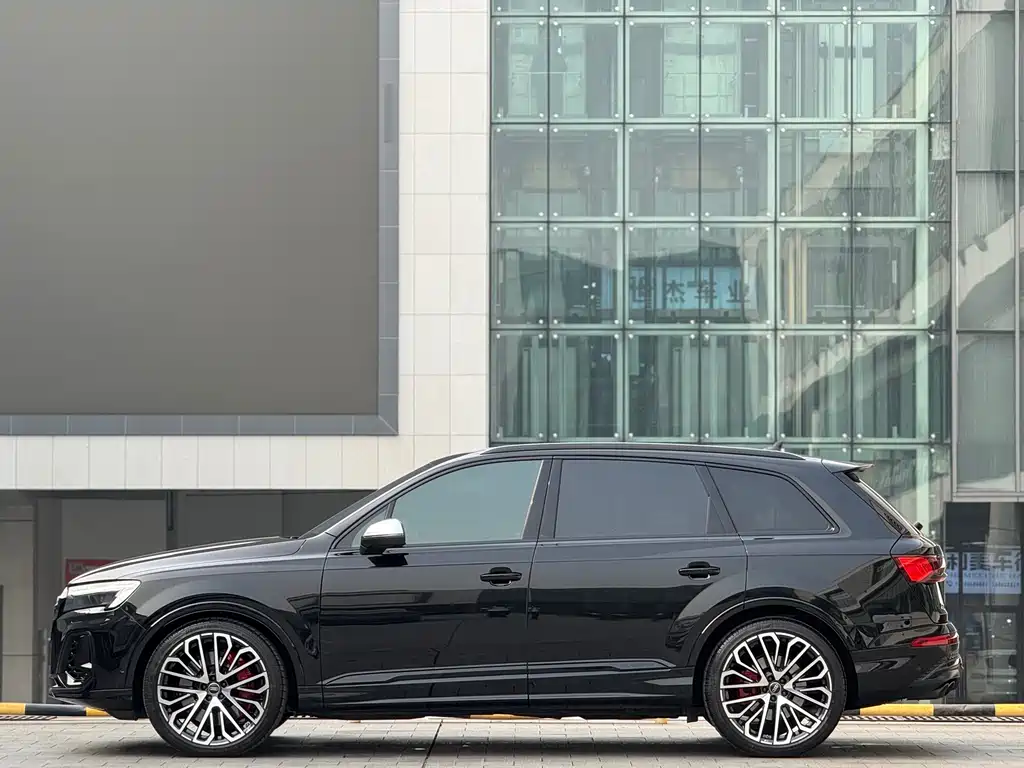 Audi SQ7 2024 4.0 TFSI