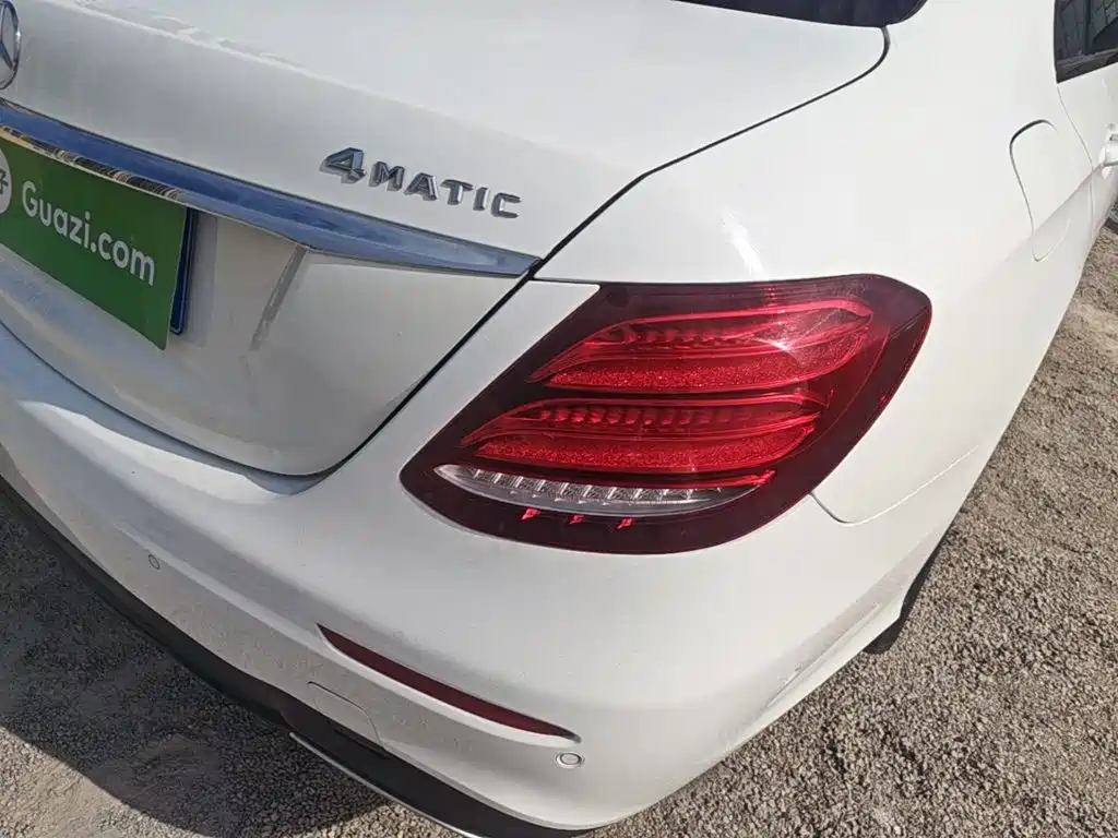 Mercedes-Benz E-Class — миниатюра 8