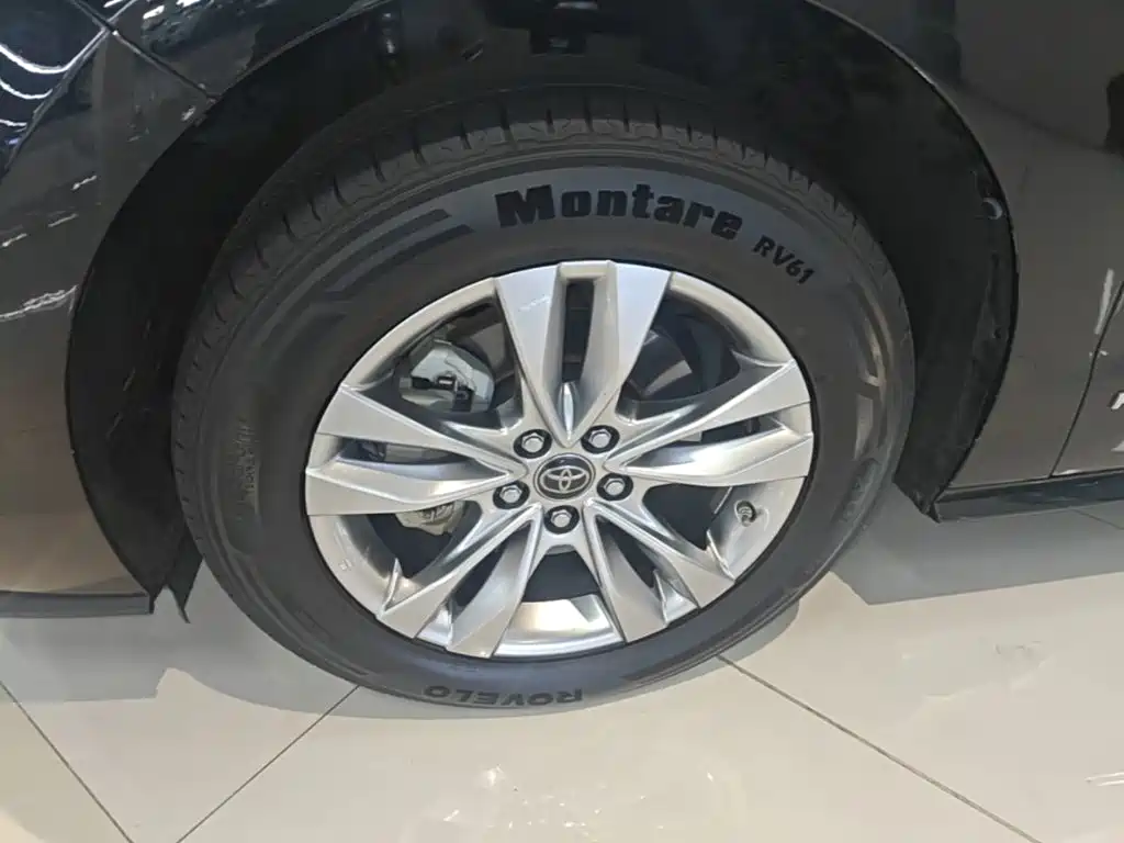 Toyota Sienna — миниатюра 23