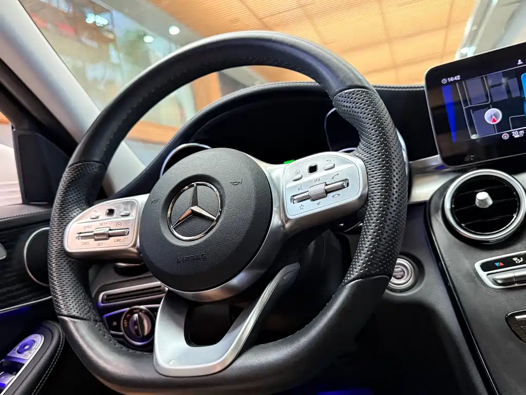 Mercedes-Benz C-Class — миниатюра 7