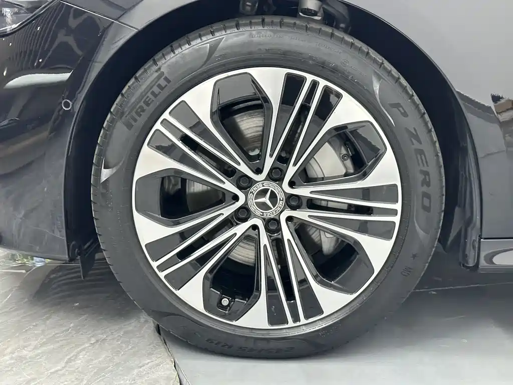 Mercedes-Benz E-Class — миниатюра 24