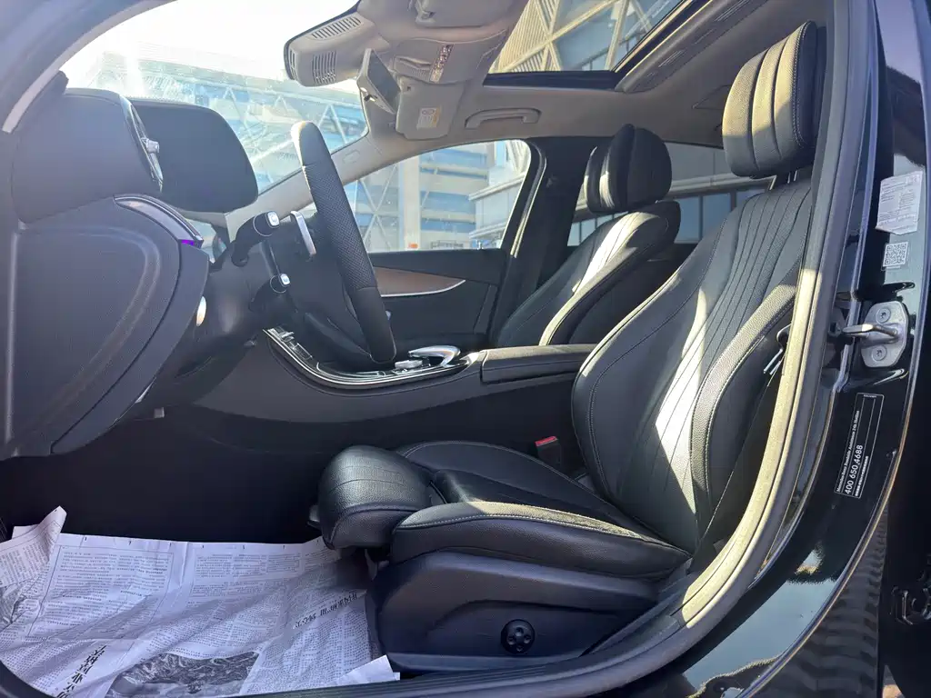 Mercedes-Benz E-Class — миниатюра 14