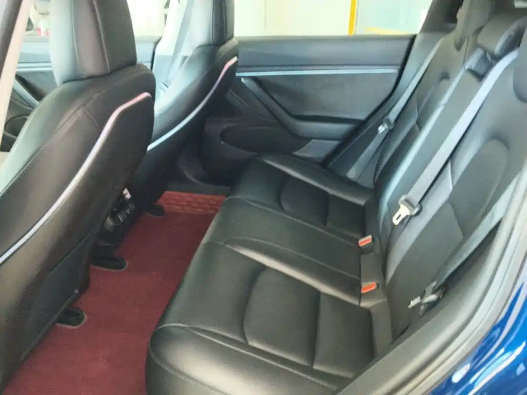 Tesla Model 3 — миниатюра 17