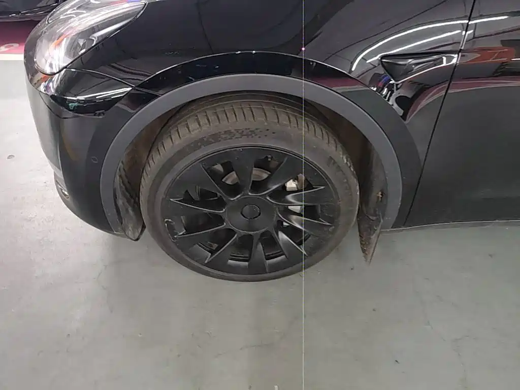 Tesla Model Y — миниатюра 23