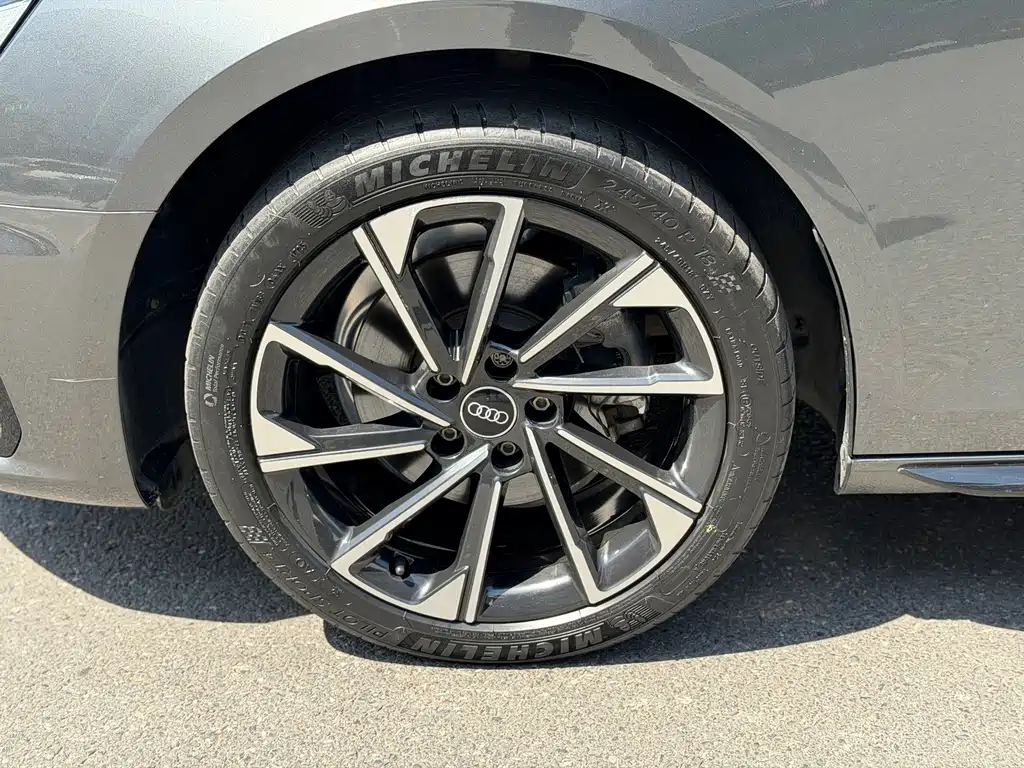 Audi A4L — миниатюра 4