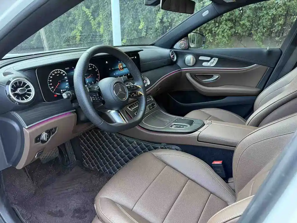 Mercedes-Benz E-Class — миниатюра 4