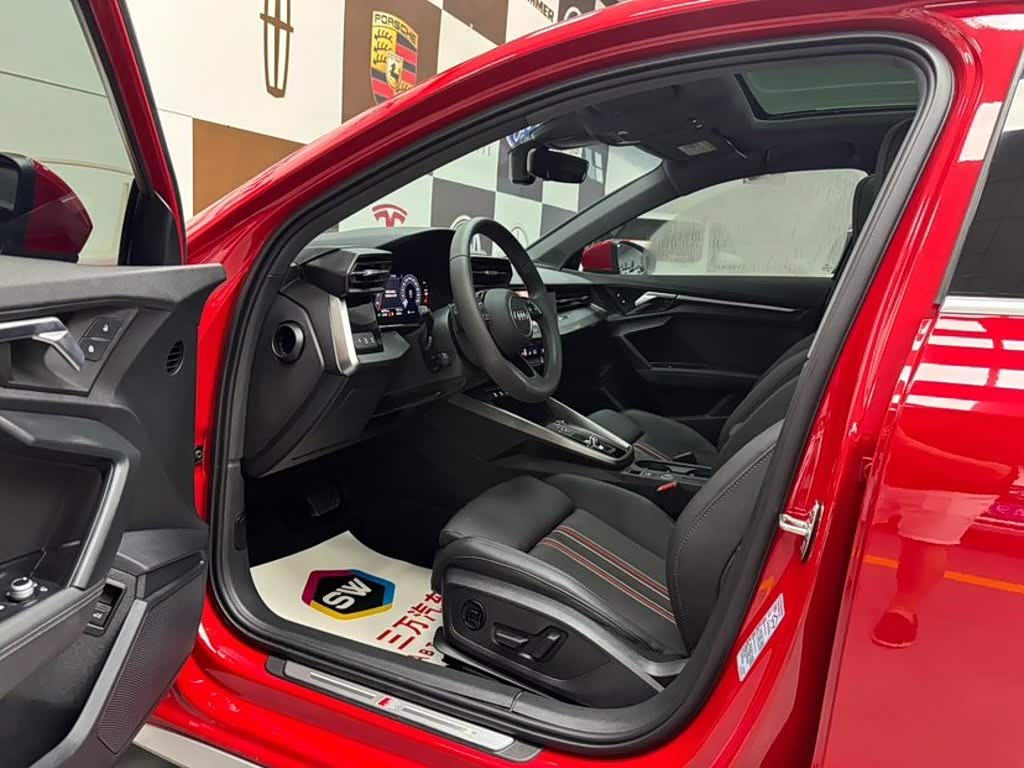 Audi A3 1.4 л 2022 г. красный/фиолетовый, пробег 44000 км