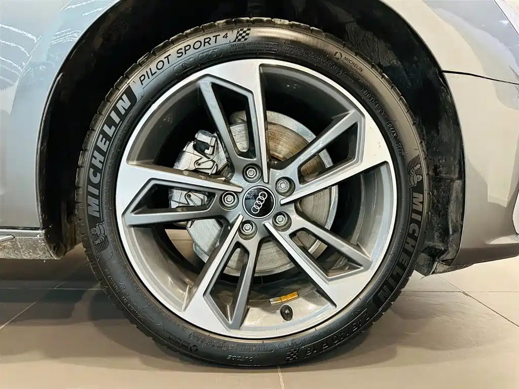 Audi A4L — миниатюра 14