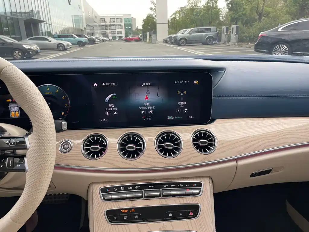 Mercedes-Benz E-Class (Import) — миниатюра 10