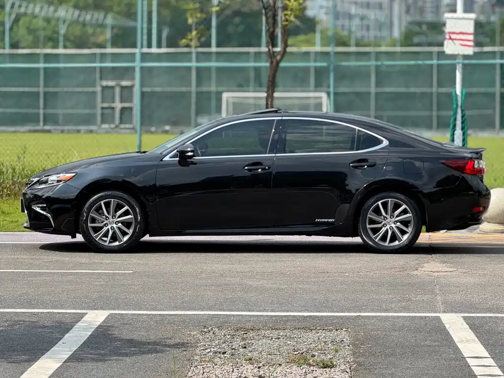 Lexus ES — миниатюра 3