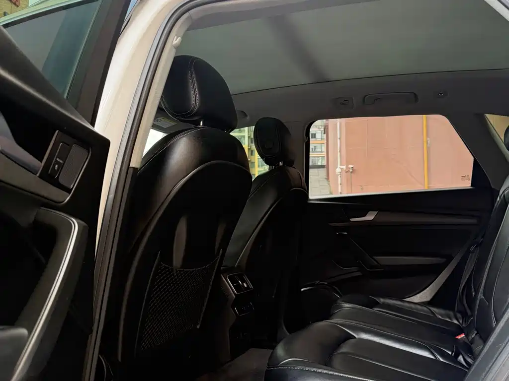 Audi Q5L — миниатюра 5