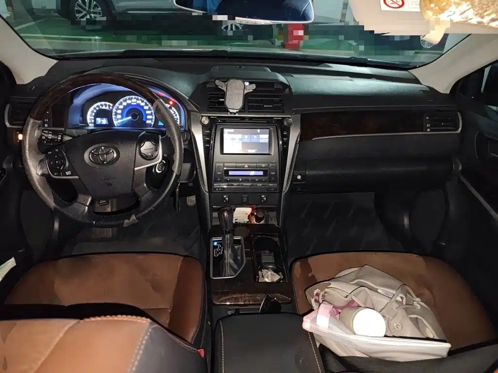 Toyota Camry — миниатюра 10