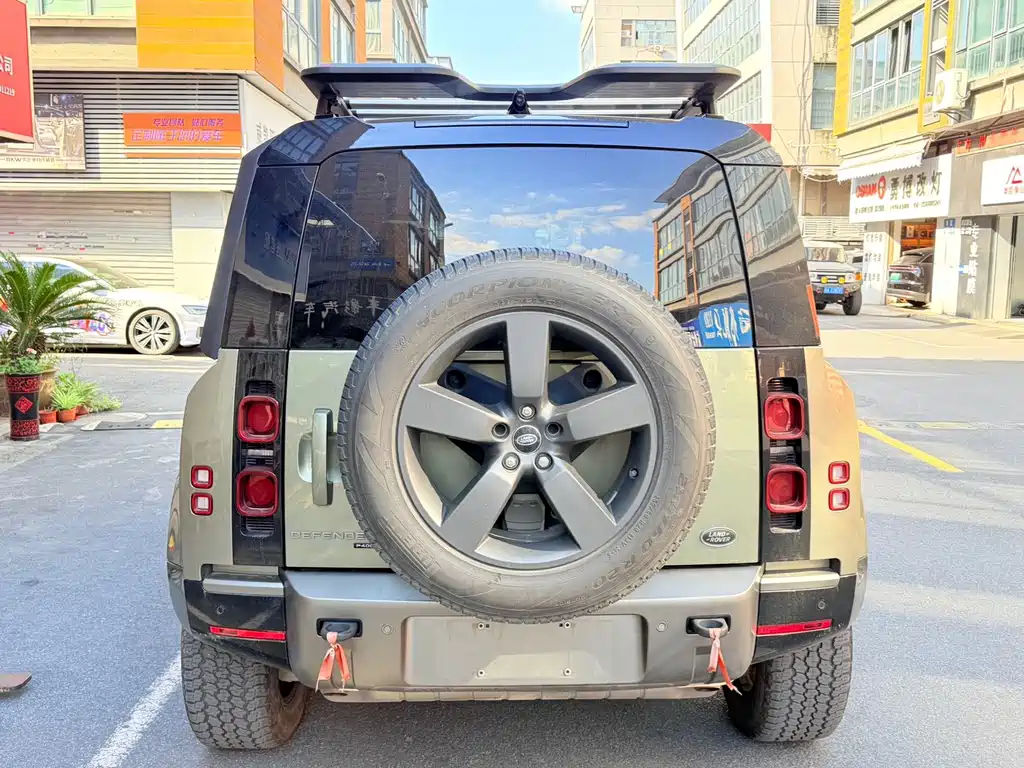 Land Rover Defender — миниатюра 8