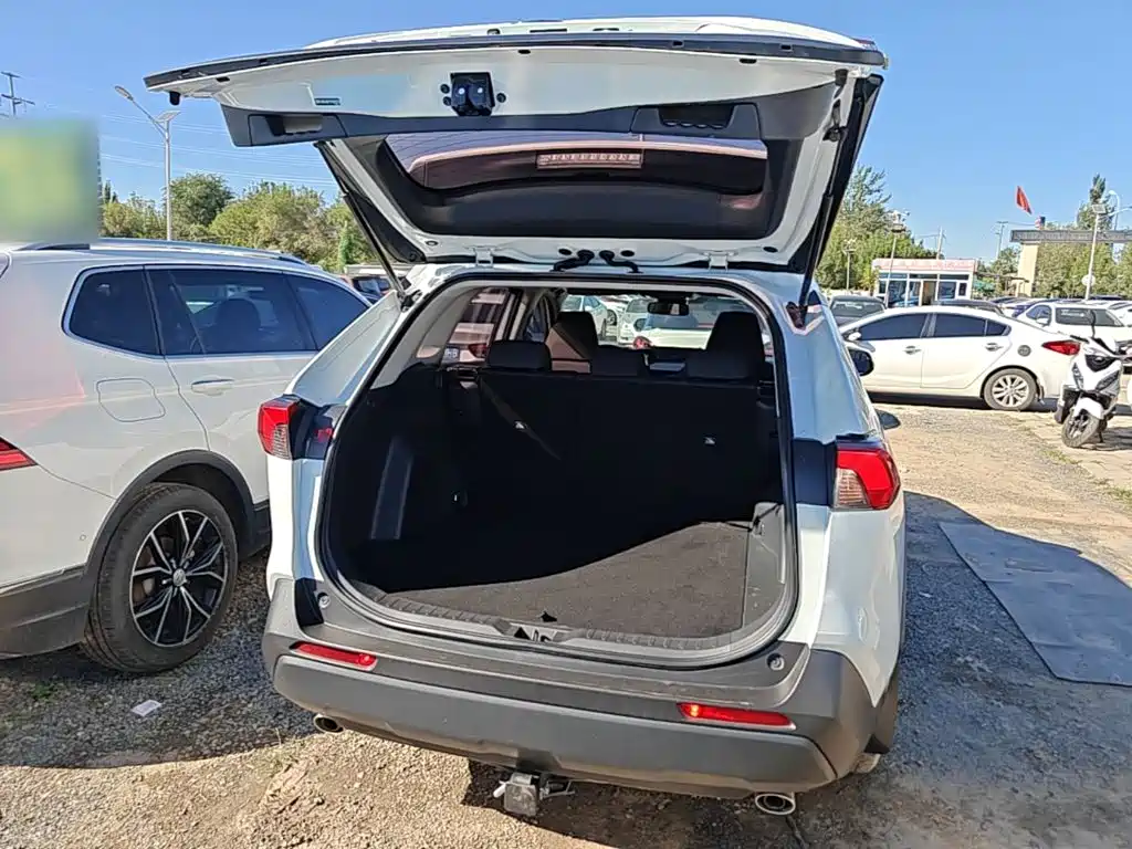 Toyota RAV4 — миниатюра 19