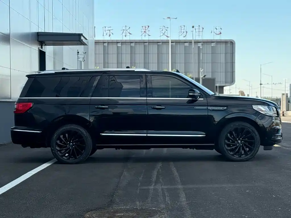 Lincoln Navigator — миниатюра 4