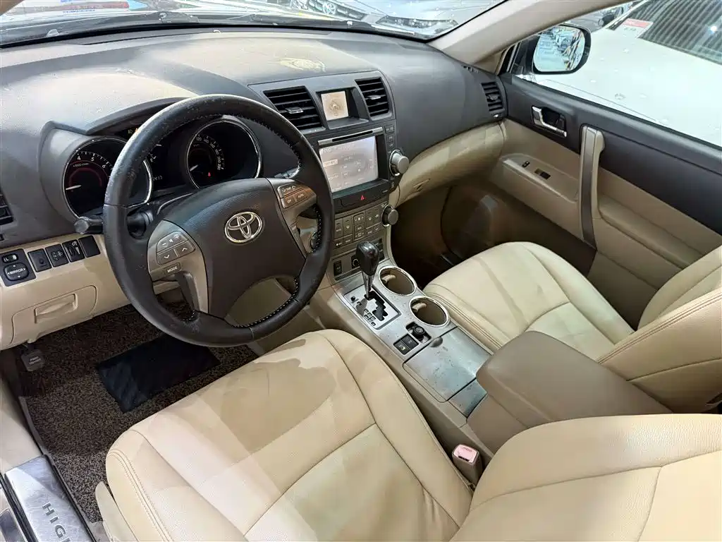 Toyota Highlander — миниатюра 8