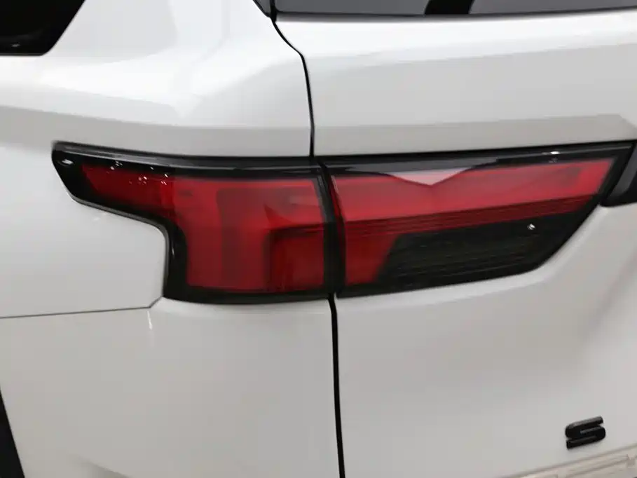 Toyota Sequoia — миниатюра 29
