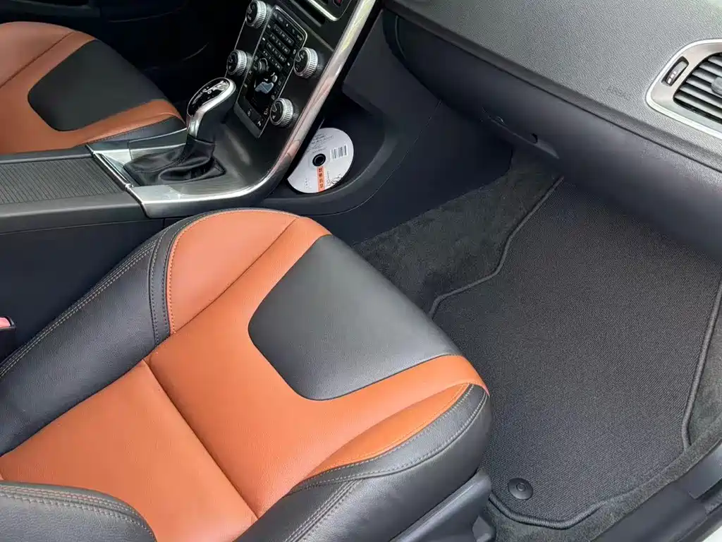 Volvo V60 — миниатюра 12