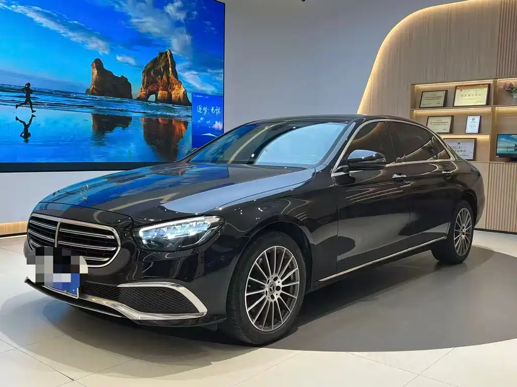 Mercedes-Benz E-Class 2022