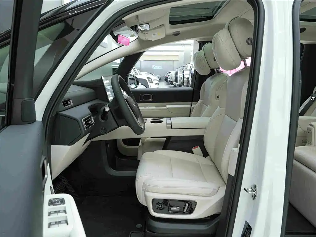 Li Auto Li MEGA — миниатюра 11