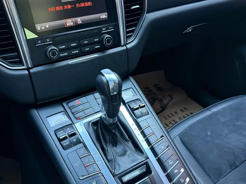 Porsche Macan — миниатюра 15