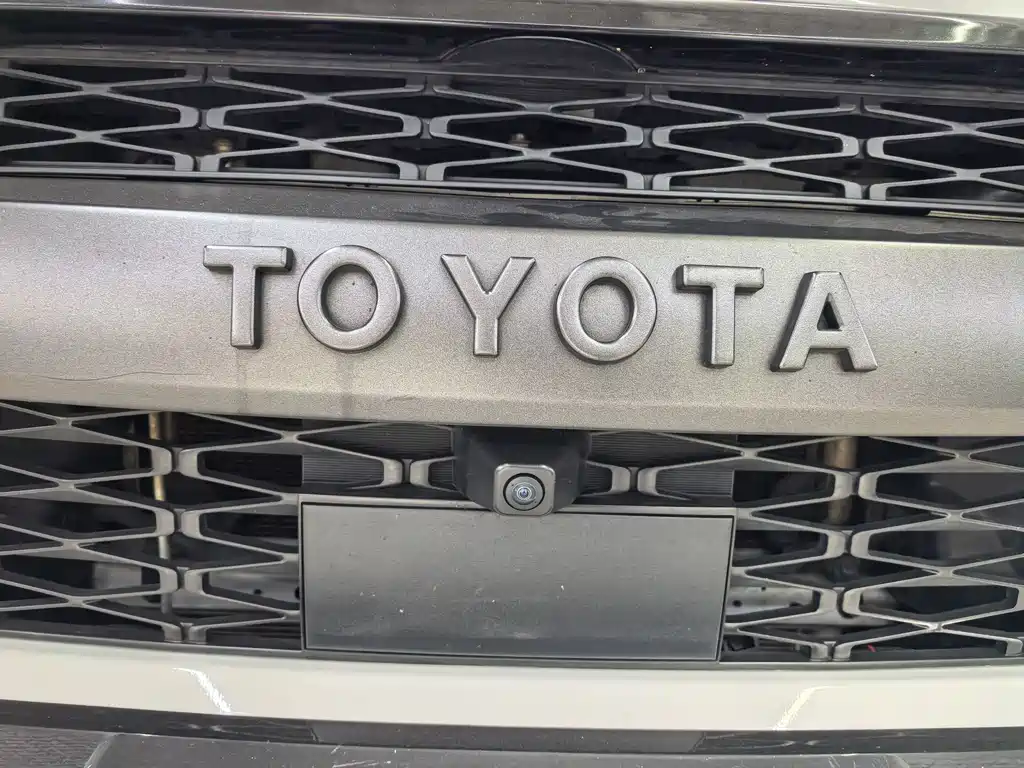 Toyota 4Runner — миниатюра 20