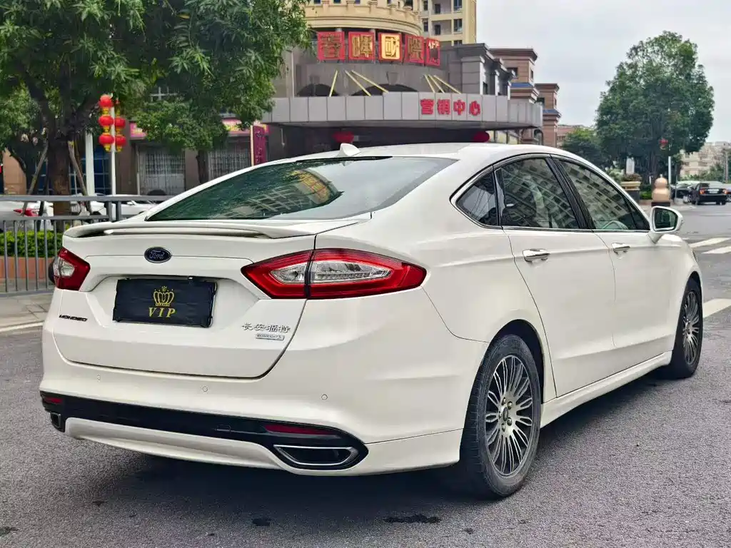 Ford Mondeo 2013 2.0L GTDi200 Fashion