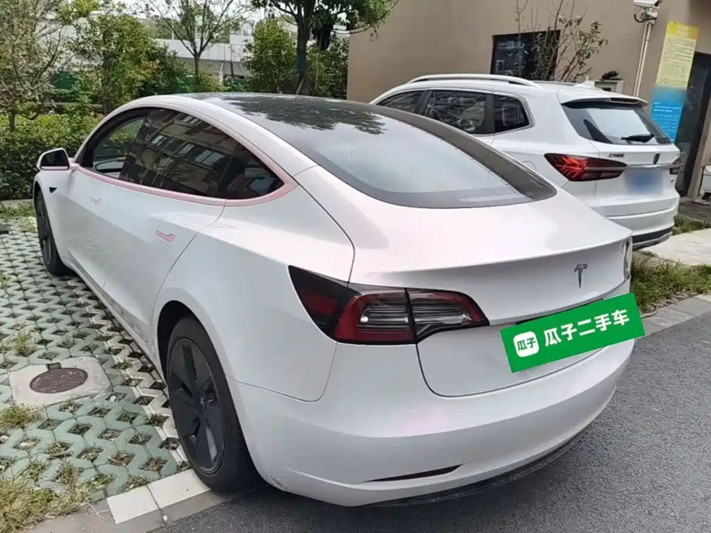 Tesla Model 3 — миниатюра 5