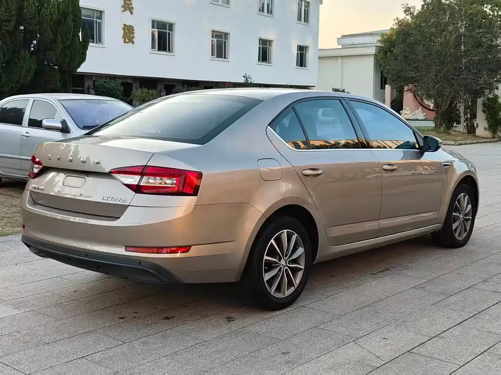 SKODA OCTAVIA