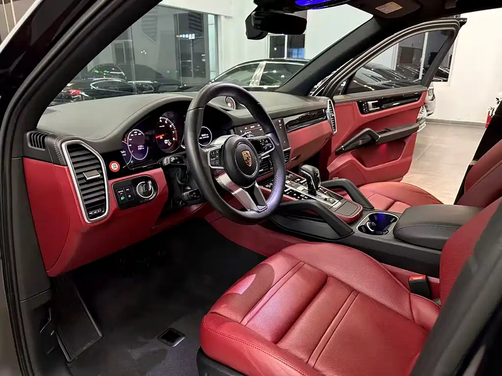 Porsche Cayenne — миниатюра 7