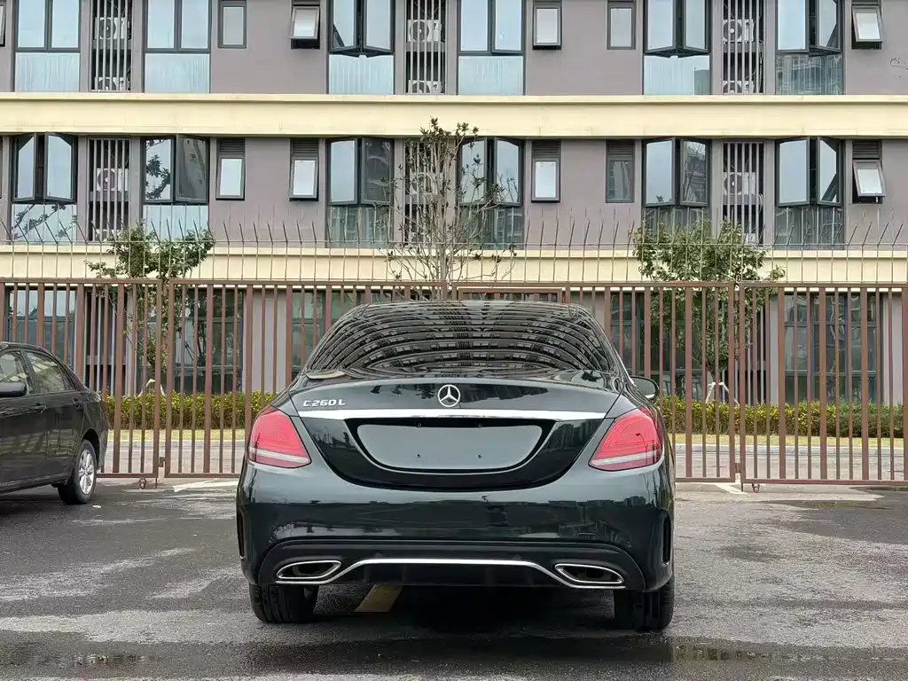 Mercedes-Benz C-Class — миниатюра 8