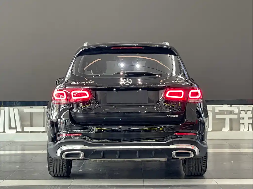 MERCEDES-BENZ GLC