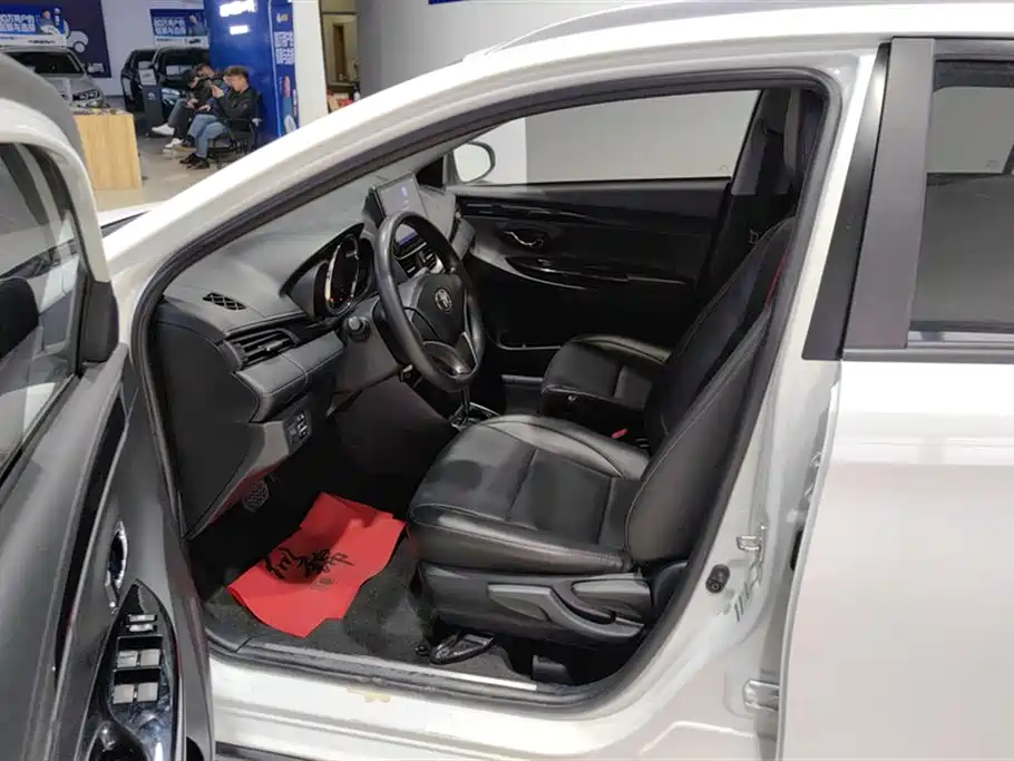 TOYOTA YARIS L ZHIXUAN