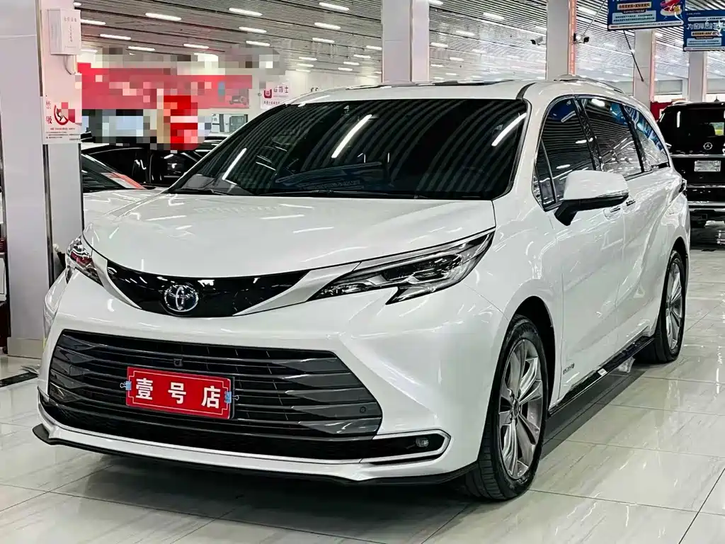 Toyota Sienna 2024