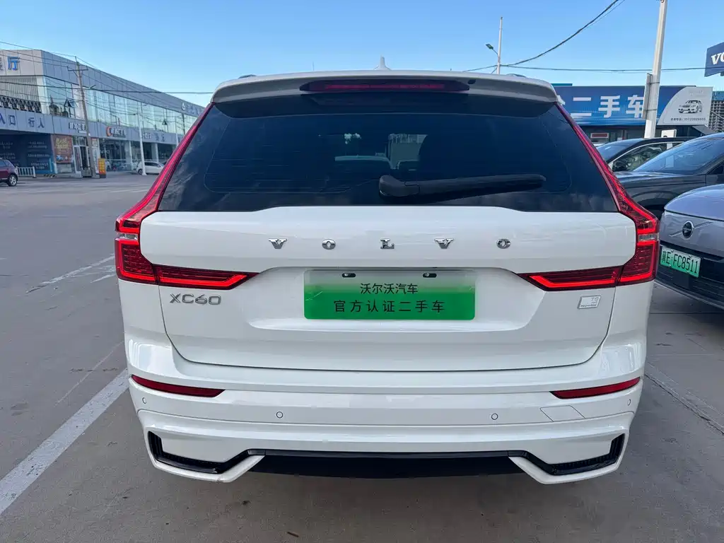 Volvo XC60 PHEV — миниатюра 4
