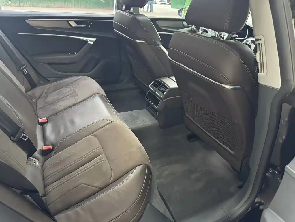 Audi A7L — миниатюра 9