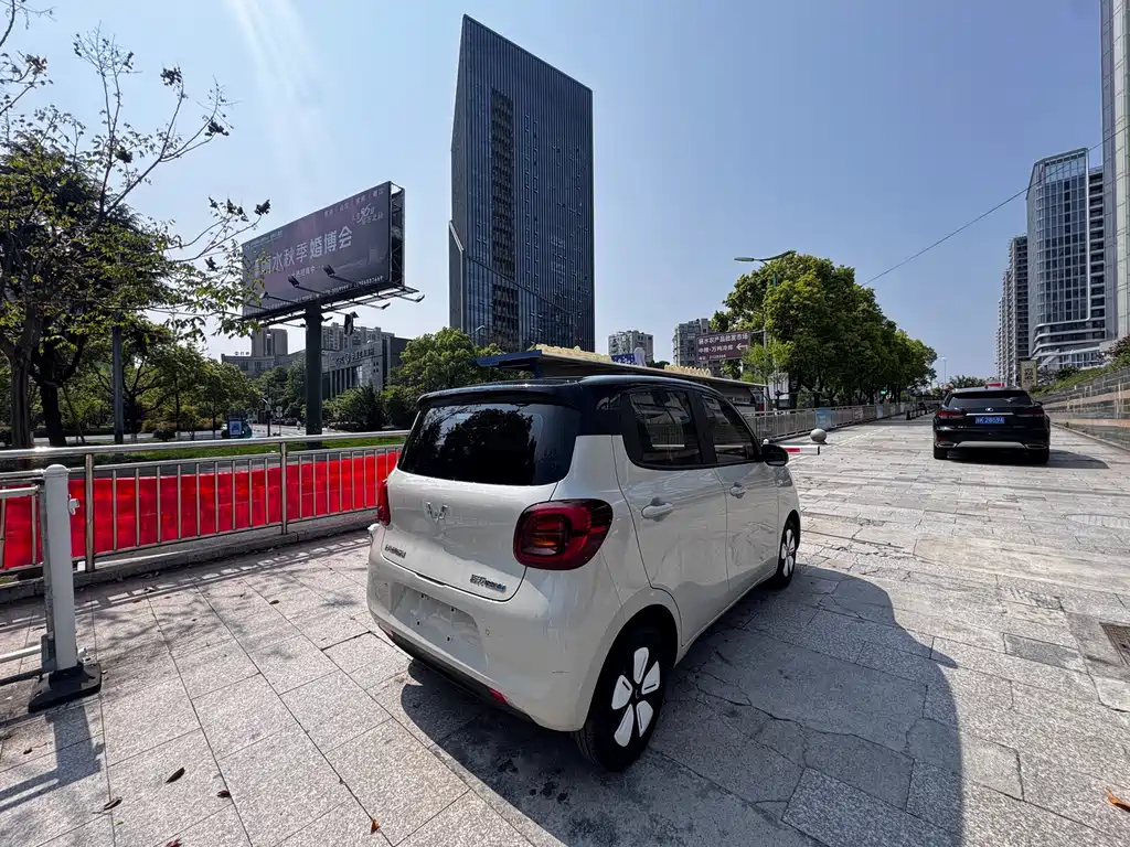Wuling Mini EV MINIEV 2025 Premium +