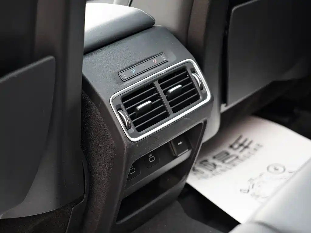 LAND ROVER DISCOVER SPORTS